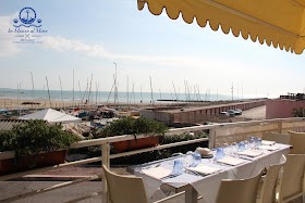 In Mezzo Al Mare