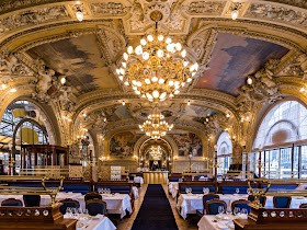 Le Train Bleu