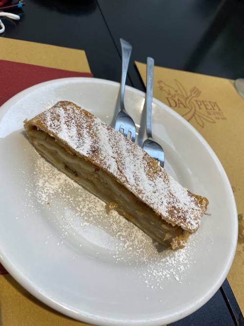 Jablková štrúdľa