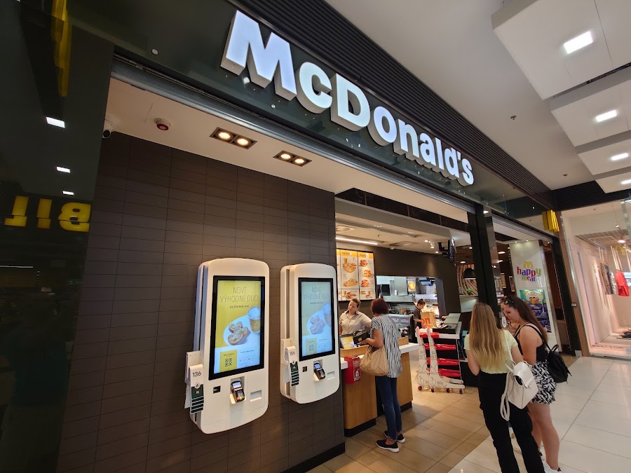 McDonald's OC Mlyny Nitra — fotka 3