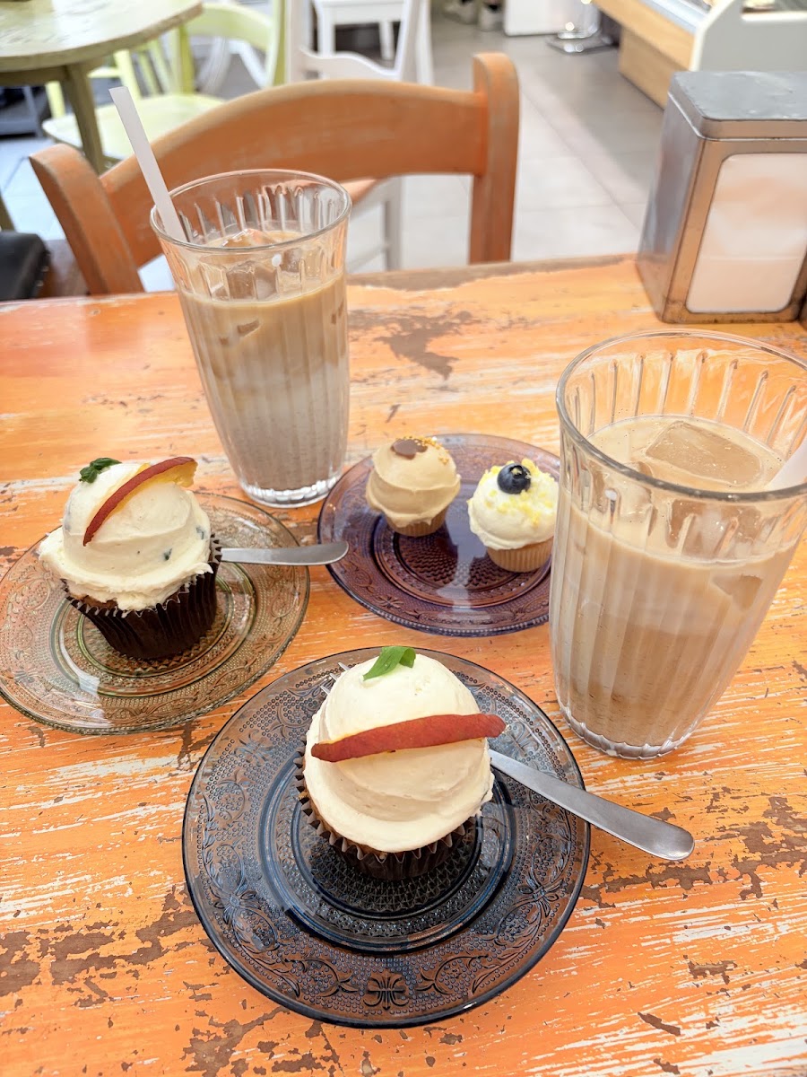 Ginger Tea & Cakes — fotka 3