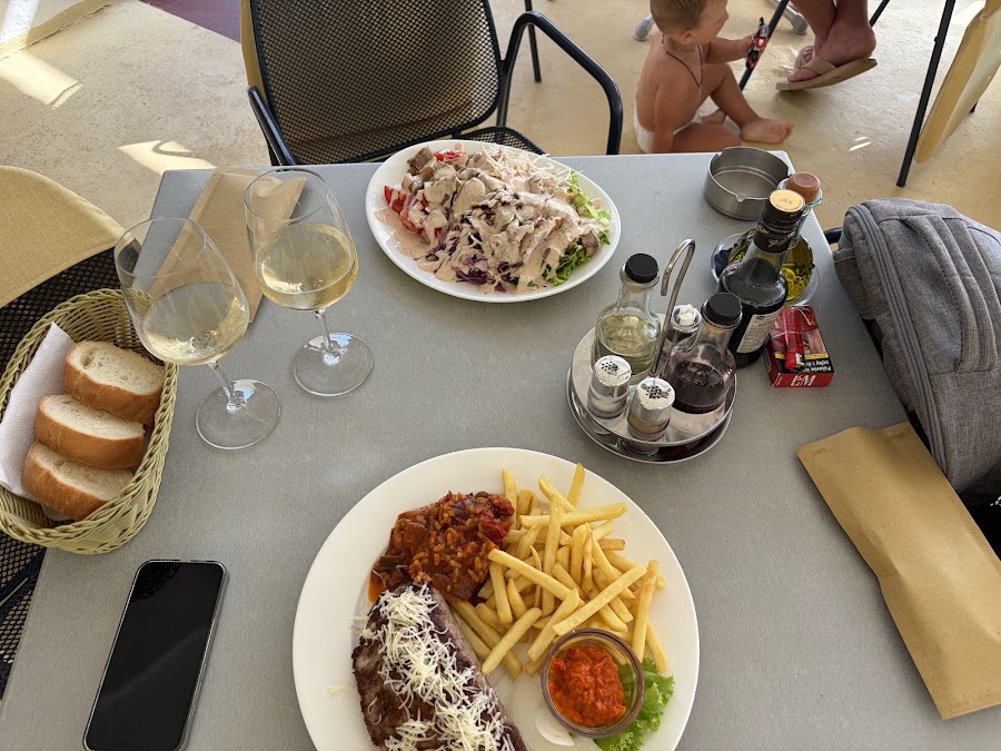 Fast Food & Cafe FRAI — fotka 3