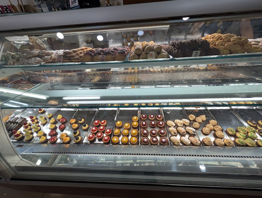 Pasticceria Tiramisu' Snc dei F.lli Mulana Mariabonaria e Luigi — fotka 4