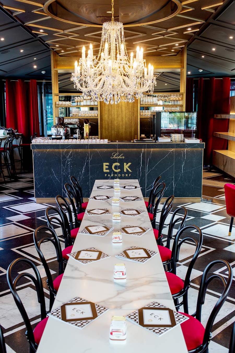 Café Sacher Parndorf — fotka 1