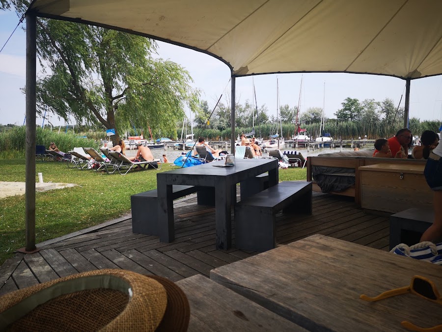 Strandbar Weiden am See — fotka 1
