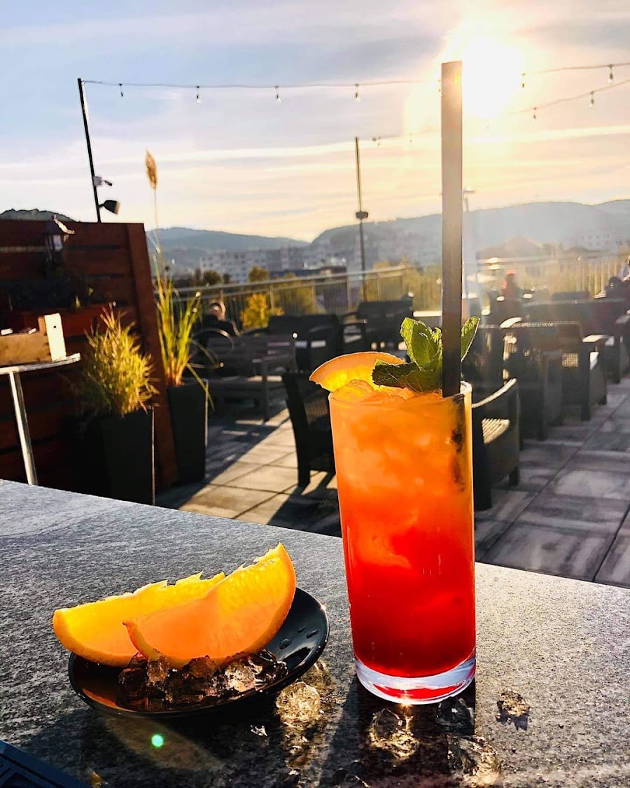 City Caffe & Cocktail Bar — fotka 2